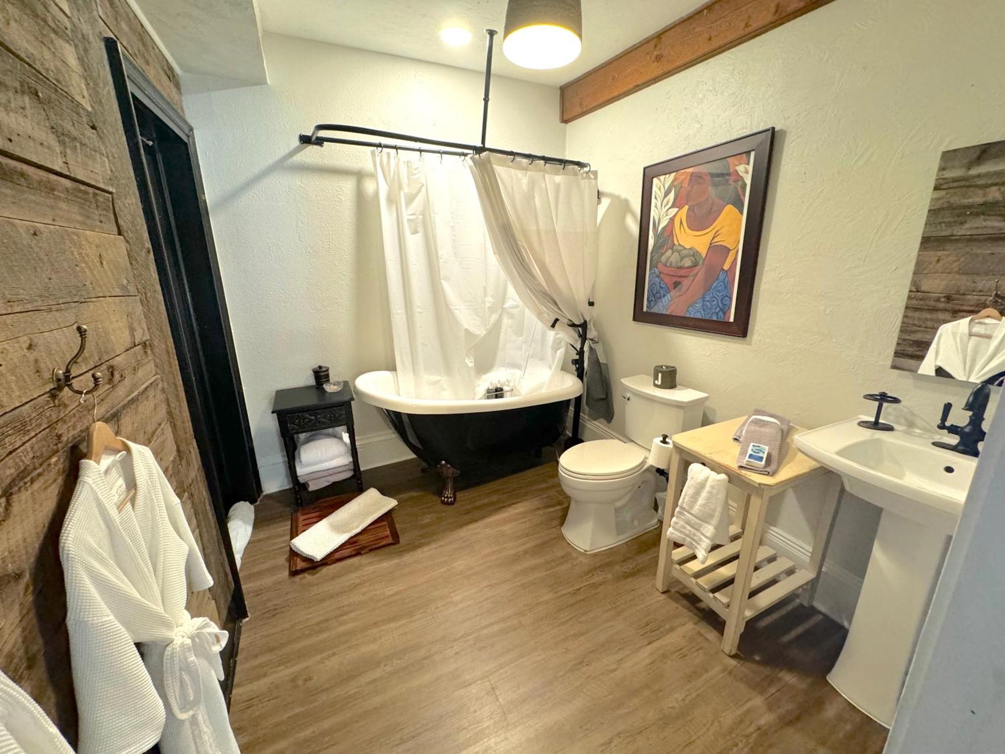 St James Hotel Georgetown Eksteriør bilde